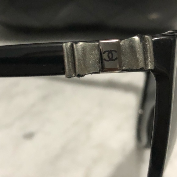SOLD Authentic Chanel bow sunglasses - Picture 6 of 8